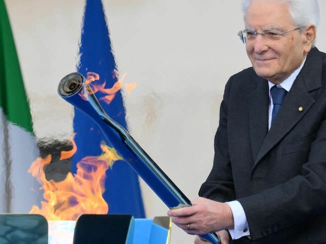 Milano-Cortina: Mattarella accende il braciere olimpico