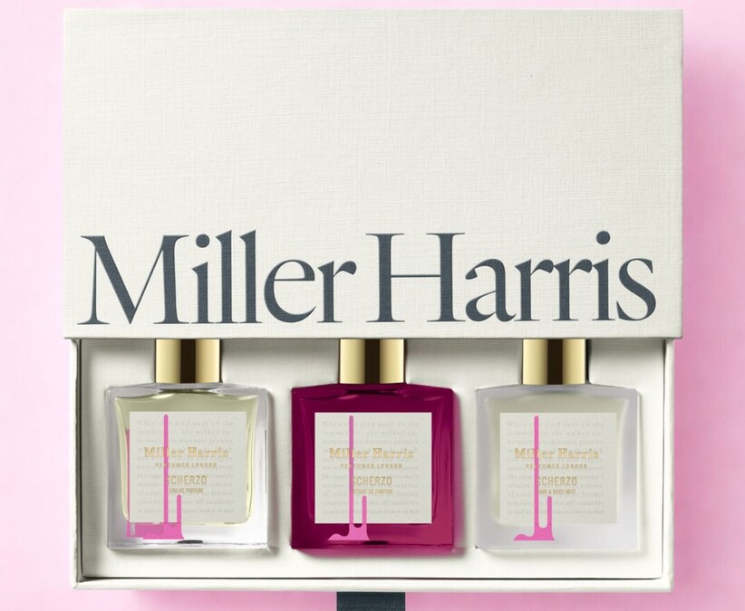 Scherzo Gift Set di Miller Harris: un cofanetto dedicato a una delle fragranze più iconiche della maison londinese, che riunisce il profumo e i gesti complementari per il corpo in un racconto olfattivo intenso. L’Extrai de Parfum, una versione più intensa e duratura della fragranza. L’Hair & Body Mist che dona un leggero velo di profumo ai capelli e assicura un effetto layering. Ispirata a un giardino notturno in piena fioritura, Scherzo intreccia note di rosa scura, peonia e narciso con accenti speziati e un fondo ambrato e sensuale, racchiusi in un’estetica elegante e senza tempo, pensata come idea regalo preziosa per gli amanti della profumeria artistica