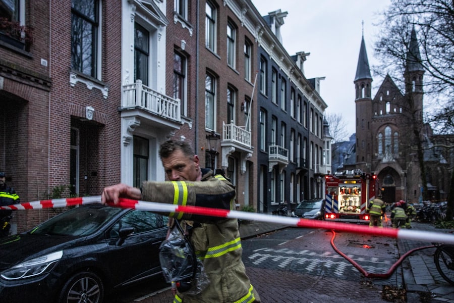 Un incendio è scoppiato sulla torre della chiesa Vondelkerk durante i festeggiamenti di Capodanno ad Amsterdam, Paesi Bassi, il 01 gennaio 2026. (EPA)