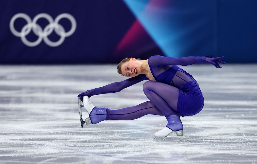 Olimpiadi Milano Cortina 2026 - Pattinaggio artistico - Gara a squadre - Pattinaggio singolo femminile - Programma corto - Milano Ice Skating Arena, Milano, Italia - 6 febbraio 2026. Lorine Schild della Francia si esibisce durante il programma corto femminile. (REUTERS/Amanda Perobelli)