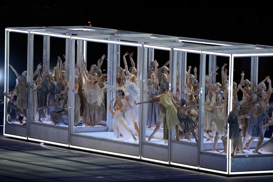 La cerimonia di apertura delle Olimpiadi invernali del 2026, a Milano. (APS)