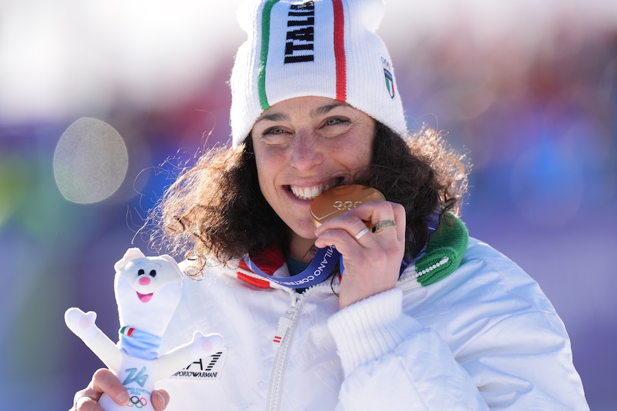Festeggiamo con la vincitrice della medaglia d'oro Federica Brignone Sci alpino Slalom gigante femminile alle Olimpiadi invernali Milano Cortina 2026, a Cortina (Italia) il 15 febbraio 2026. (Spada/LaPresse)