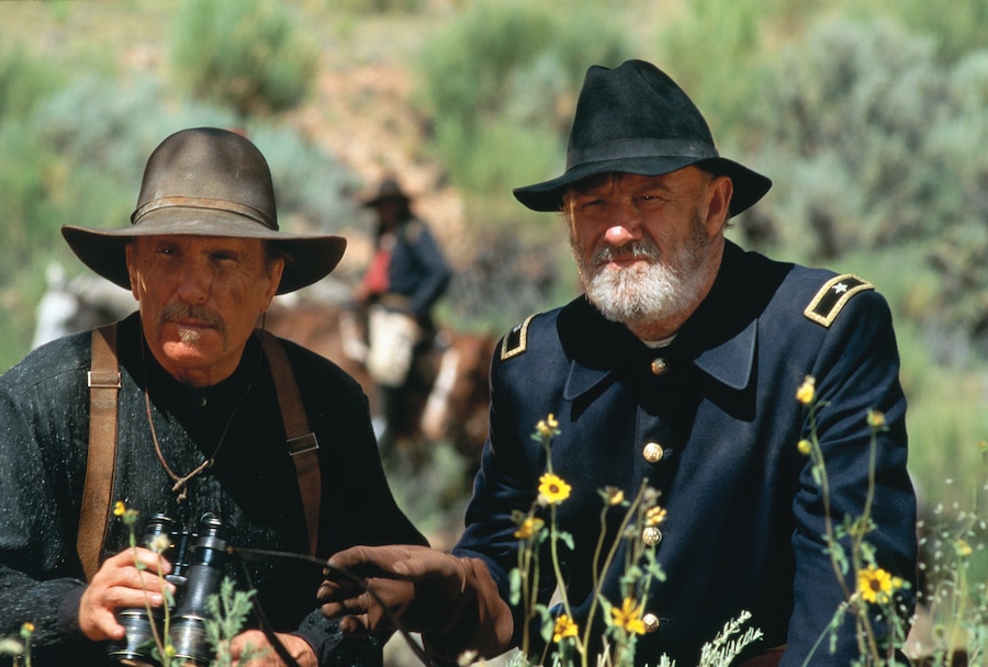Una scena del film Geronimo (1993) nella foto Robert Duvall e Gene Hackman. (Foto IPP/capital pictures)