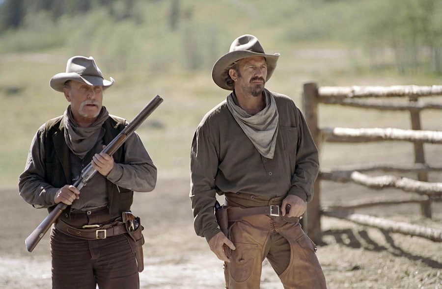 Una scena del film Terra di confine - Open Range (2003) nella foto Robert Duvall e Kevin Costner. (Foto IPP/imagostock)