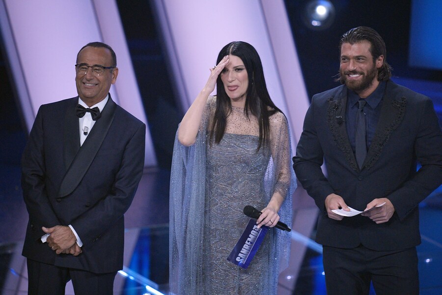 Carlo Conti, Laura Pausini e Can Yamal alla 76ª edizione del Festival della Canzone Italiana di Sanremo al Teatro Ariston di Sanremo (Marco Alpozzi/LaPresse)