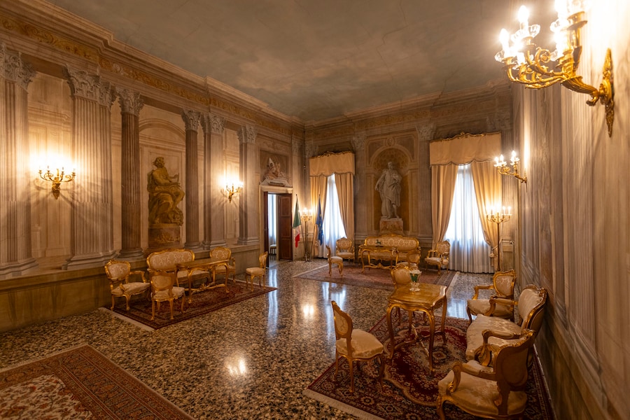 Vicenza, appartamento prefettizio nel palazzo del governo in palazzo nievo (Prugnola)
