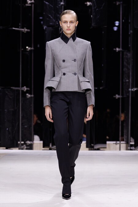 Givenchy, la collezione per l’AI 26-27 - Il Sole 24 ORE