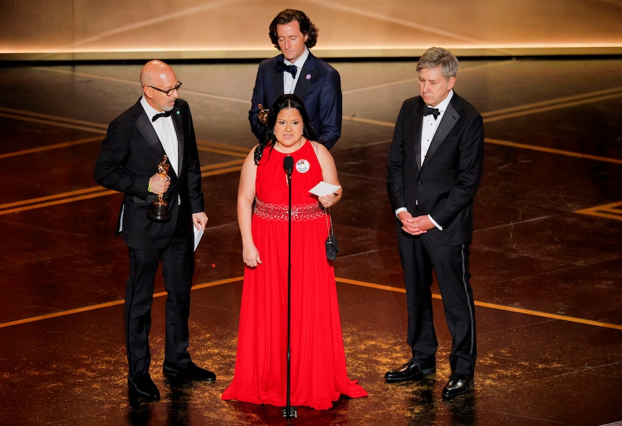 Joshua Seftel e Conall Jones vincono l'Oscar al miglior cortometraggio documentario per "All the Empty Rooms" . (REUTERS)