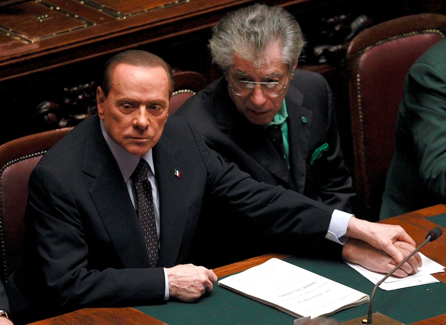 Silvio Berlusconi e Umberto Bossi. 8 novembre 2011. (REUTERS)