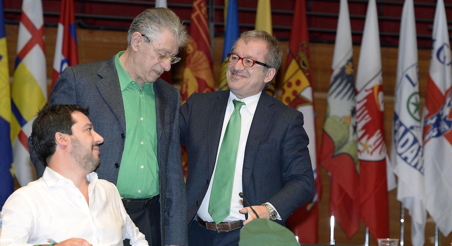 Umberto Bossi, Matteo Salvini e Roberto Maroni durante il congresso federale straordinario della Lega Nord per l'elezione del nuovo segretario al Lingotto, Torino,15 Dicembre 2013. (ANSA)