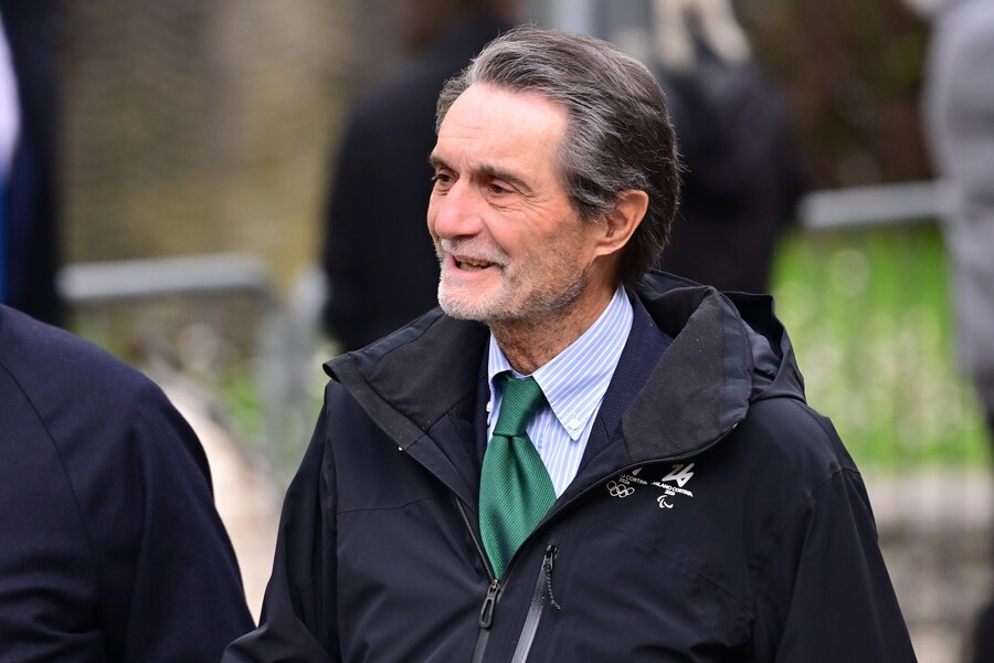 Attilio Fontana partecipa ai funerali del fondatore della Lega Nord, Umberto Bossi, a Pontida. (ANSA)