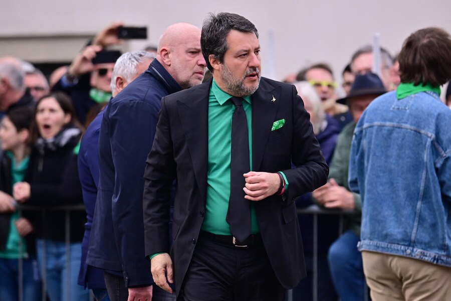 Il vice primo ministro e ministro dei Trasporti italiano Matteo Salvini ai funerali di Umberto Bossi, a Pontida. (ANSA)