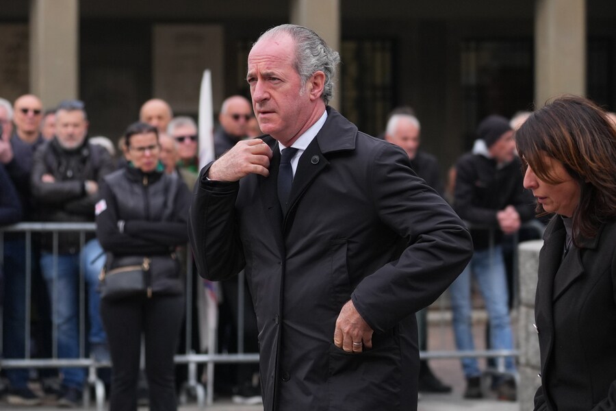Luca Zaia al funerale del fondatore della Lega Umberto Bossi presso l’abbazia San Giacomo di Pontida. Milano. (LAPRESSE)