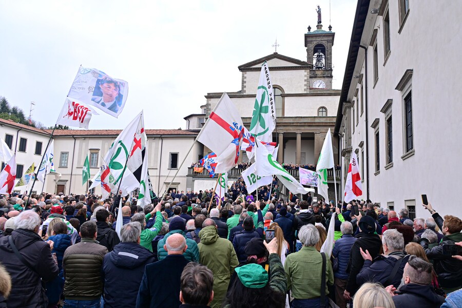 Il funerale di Umberto Bossi a Pontida. (ANSA)