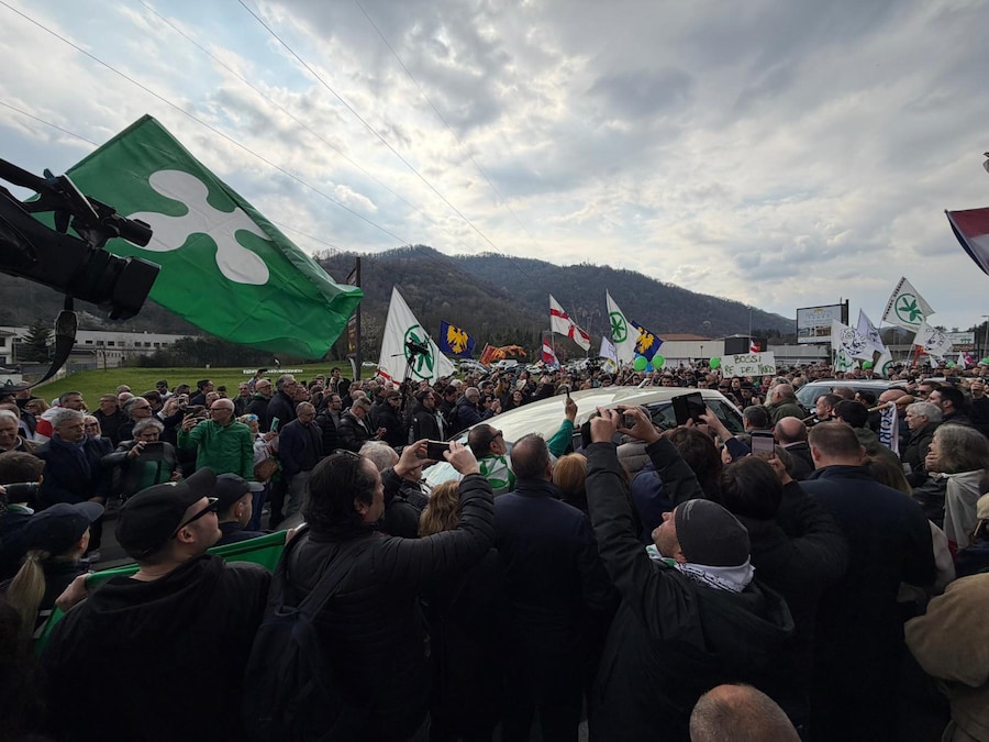 Il funerale di Umberto Bossi a Pontida. (ANSA)