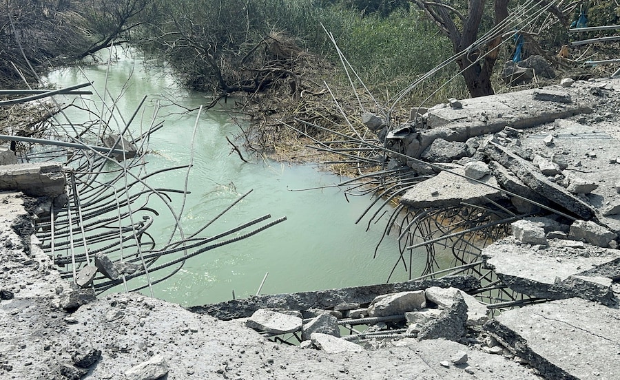 Il ponte Qasmiyeh sul fiume Litani, danneggiato dopo essere stato colpito da un attacco israeliano nel Libano meridionale mercoledì 18 marzo, a seguito dell'escalation tra Hezbollah e Israele nel contesto del conflitto tra Stati Uniti, Israele e Iran, Libano, 19 marzo 2026. REUTERS/Ali Hankir (REUTERS)