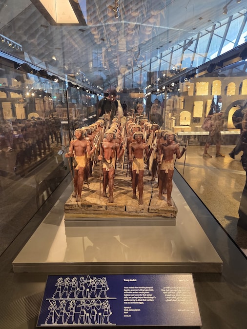 Truppe di lancieri egizi e arcieri nubiani, risalenti alla XI Dinastia