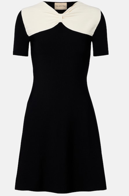 Valentino. Abito in maglia di viscosa e poliestere con macro intarsio a fiocco