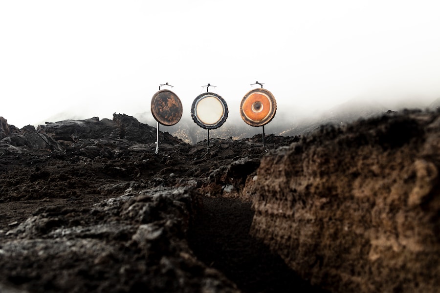 MeteoriteGong Mount Ena, by Pauline Fabry