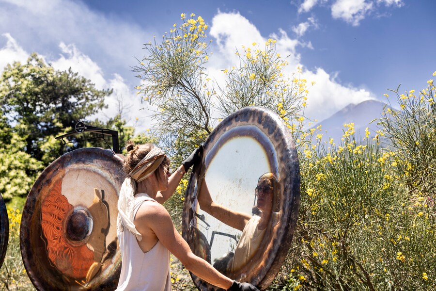 MeteoriteGong Mount Ena, by Pauline Fabry