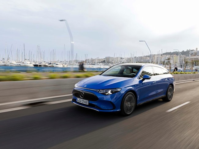 Mercedes CLA Shooting Brake elettrica, le foto della wagon a zero emissioni