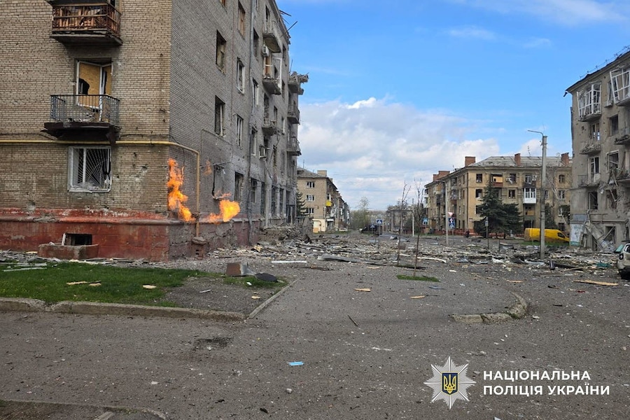 Il luogo di un attacco aereo russo a Kramatorsk, Ucraina (via REUTERS)