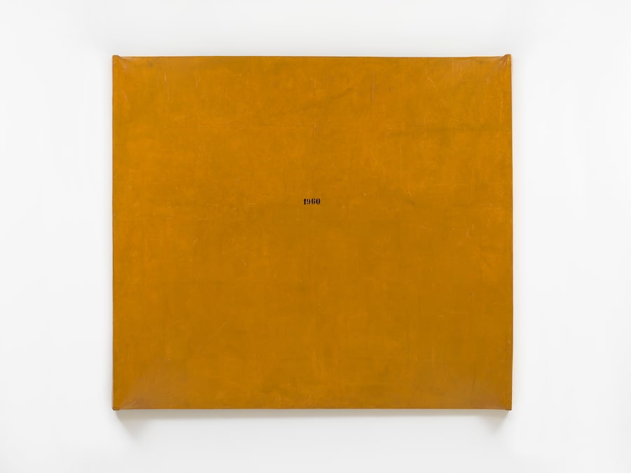 Mario Schifano Manifesto 1960, 1960 smalto su carta applicata su tela, 150 × 170 × 9 cm Collezione Maramotti, Reggio Emilia Foto Dario Lasagni - Courtesy Collezione Maramotti (MARIO SCHIFANO, by SIAE © Archivio Mario Schifano)