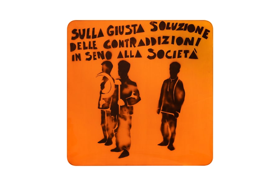 Mario Schifano Compagni compagni , 1968 spray e perspex su tela, 141,5 × 141,5 cm Collezione privata. Courtesy Gió Marconi Gallery, Milano Foto Fabio Mantegna (MARIO SCHIFANO, by SIAE © Archivio Mario Schifano)