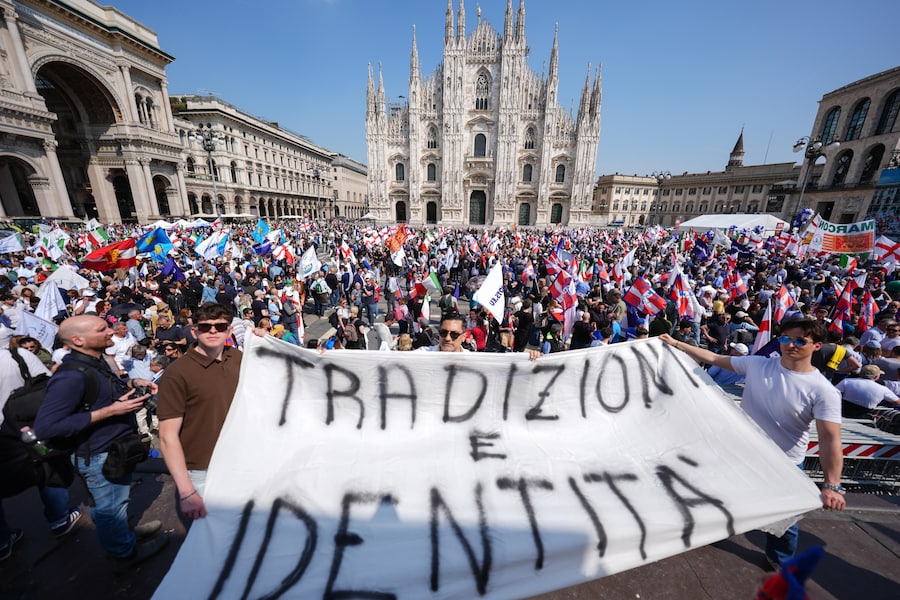 La manifestazione Senza paura - in Europa padroni a casa nostra, organizzata da movimenti sovranisti . (LAPRESSE)