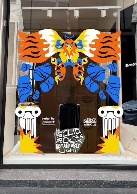 In occasione del Salone del Mobile, Samsonite presenta la nuova collezione Nexis con l’artista Serena Gianoli, che interpreta la nuova campagna con illustrazioni e grafiche che rivestono le vetrine dello store di Milano in Via San Pietro All’Orto 11.