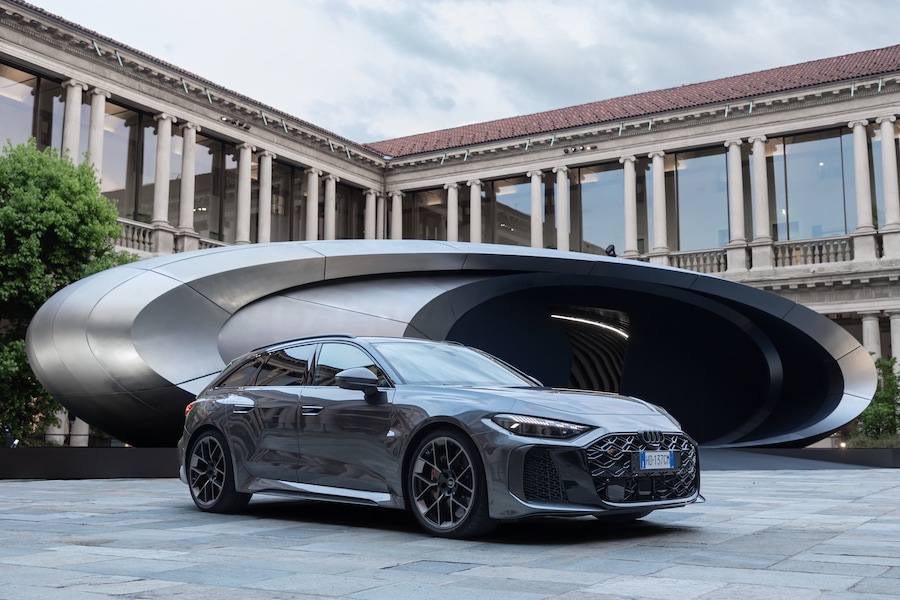Audi RS 5 Avant e l'installazione di Zaha Hadid Architecs