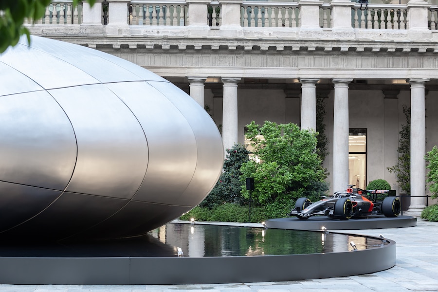 Audi R26 e l'installazione Origin di Zaha Zahid Architects