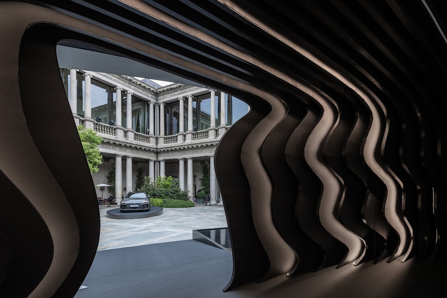 Audi RS 5 Avant e l'installazione di Zaha Hadid Architecs