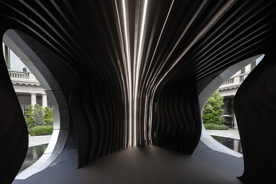 Installazione Origin di Zaha Hadid Architects