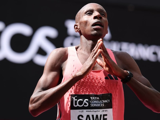  Maratona, il kenyano Sawe primo uomo a scendere sotto le due ore
