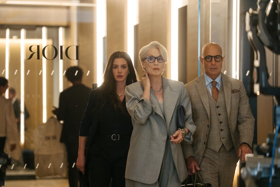 (Da sinistra a destra) Anne Hathaway nel ruolo di Andy Sachs, Meryl Streep nel ruolo di Miranda Priestly e Stanley Tucci nel ruolo di Nigel Kipling nel film «Il diavolo veste Prada 2» della 20th Century Studios. Foto di Macall Polay. © 2026 20th Century Studios. Tutti i diritti riservati. (Macall Polay)