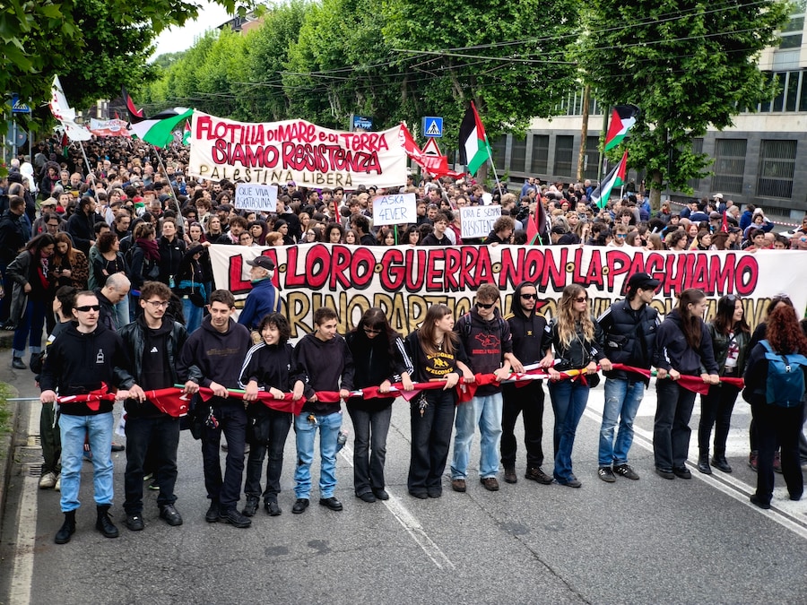 Corteo del Primo Maggio a Torino 10 Maggio 2026. (ANSA)