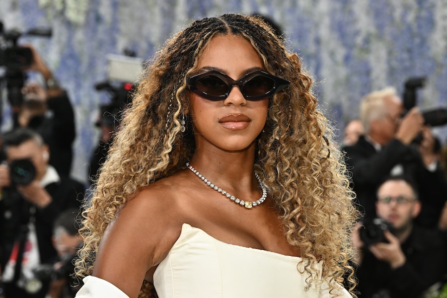 Blue Ivy Carter arriva al gala di beneficenza del Costume Institute del Metropolitan Museum of Art, organizzato per celebrare l'inaugurazione della mostra "Costume Art", lunedì 4 maggio 2026 a New York. (Foto di Evan Agostini/Invision/AP) (APN)