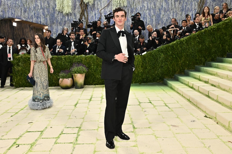 Donal Finn arriva al gala di beneficenza del Costume Institute del Metropolitan Museum of Art, organizzato per celebrare l'inaugurazione della mostra "Costume Art", lunedì 4 maggio 2026 a New York. (Foto di Evan Agostini/Invision/AP) (APN)