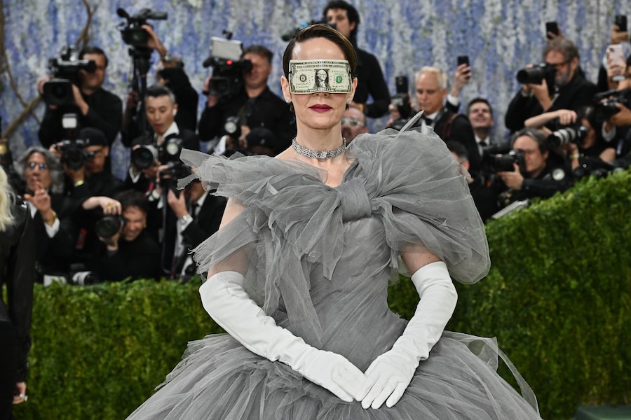 Sarah Paulson arriva al gala di beneficenza del Costume Institute del Metropolitan Museum of Art, organizzato per celebrare l'inaugurazione della mostra "Costume Art", lunedì 4 maggio 2026 a New York. (Foto di Evan Agostini/Invision/AP) (APN)