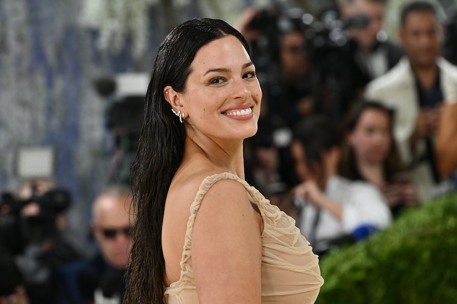 Ashley Graham arriva al gala di beneficenza del Costume Institute del Metropolitan Museum of Art, organizzato per celebrare l'inaugurazione della mostra "Costume Art", lunedì 4 maggio 2026 a New York. (Foto di Evan Agostini/Invision/AP) (APN)