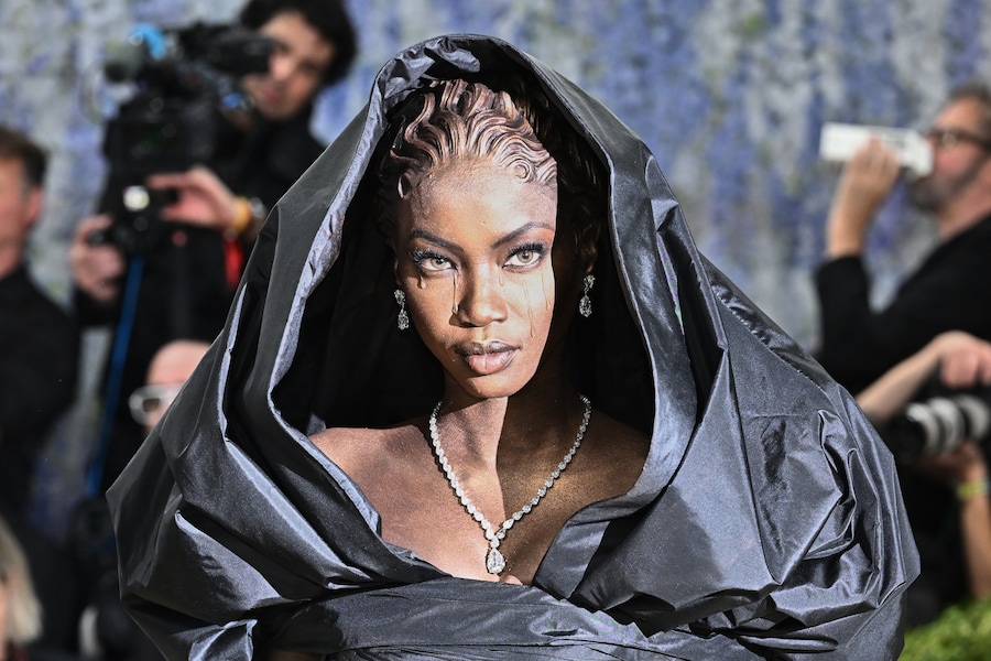 Anok Yai arriva al gala di beneficenza del Costume Institute del Metropolitan Museum of Art, organizzato per celebrare l'inaugurazione della mostra "Costume Art", lunedì 4 maggio 2026 a New York. (Foto di Evan Agostini/Invision/AP) (APN)