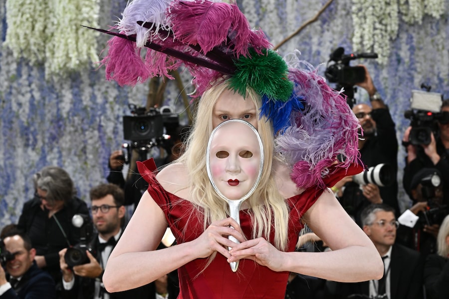 Gwendoline Christie arriva al gala di beneficenza del Costume Institute del Metropolitan Museum of Art, organizzato per celebrare l'inaugurazione della mostra "Costume Art", lunedì 4 maggio 2026 a New York. (Foto di Evan Agostini/Invision/AP) (APN)