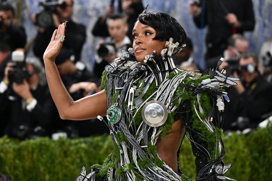 Janelle Monáe arriva al gala di beneficenza del Costume Institute del Metropolitan Museum of Art, organizzato per celebrare l'inaugurazione della mostra "Costume Art", lunedì 4 maggio 2026 a New York. (Foto di Evan Agostini/Invision/AP) (APN)