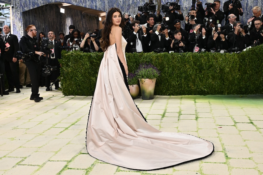 Camila Morrone arriva al gala di beneficenza del Costume Institute del Metropolitan Museum of Art, organizzato per celebrare l'inaugurazione della mostra "Costume Art", lunedì 4 maggio 2026 a New York. (Foto di Evan Agostini/Invision/AP) (APN)