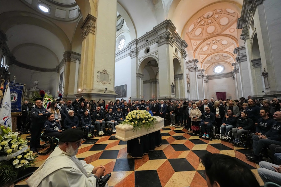 Funerali di Alex Zanardi presso la Basilica di Santa Giustina, Padova (Italy) May 5, 2026 (Photo Claudio Furlan/LaPresse) Alex Zanardi’s funeral at the Basilica of Santa Giustina, Padua (Italy), 5 May 2026 (Photo: Claudio Furlan/LaPresse) (LAPRESSE)