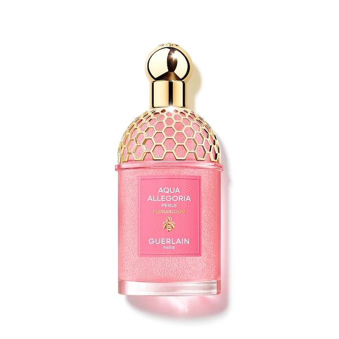 Aqua Allegoria Perle con microperle di profumo unite a una base acquosa senza alcol, GUERLAIN (162 €, 125 ml).