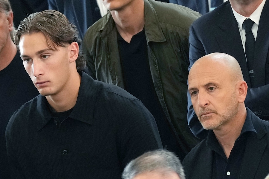 Piero Ausilio e Pio Esposito durante i funerali di Evaristo Beccalossi a Brescia, nel nord Italia – venerdì 8 maggio 2026. Notizie – Sport. (Foto di Spada/LaPresse) (LAPRESSE)