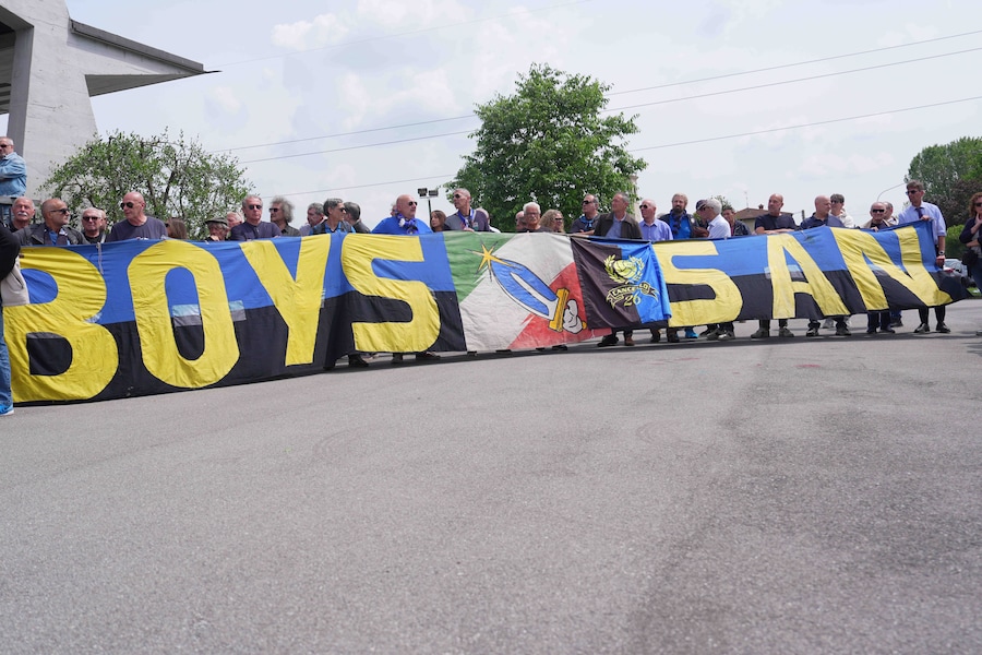 I tifosi dell'Inter durante i funerali di Evaristo Beccalossi a Brescia, nel nord Italia - venerdì 8 maggio 2026. Notizie - Sport. (Foto di Spada/LaPresse) (LAPRESSE)