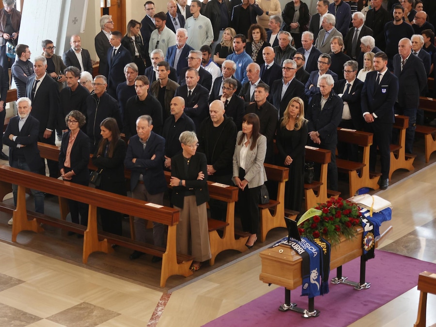 Il funerale di Evaristo Beccalossi a Brescia, 8 maggio 2026. ANSA/NELSON HAANPAPAJ (ANSA)